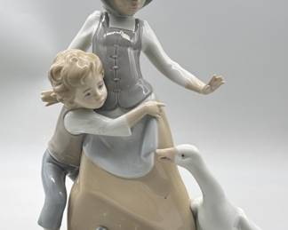 Lladro Avoiding the Goose #5033 Porcelain