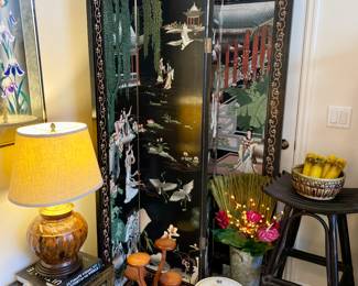 Wooden divider/screen is sold. 