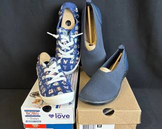 New Bobs Dogs Lace up Tennis Shoes 7W and Clarks Size 7.5M Slip in Casual Shoes
