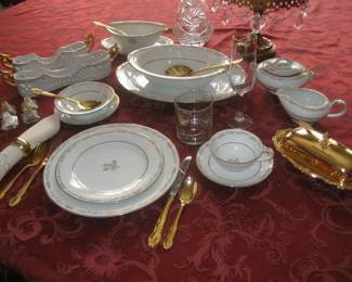 Set of china (service for x?)