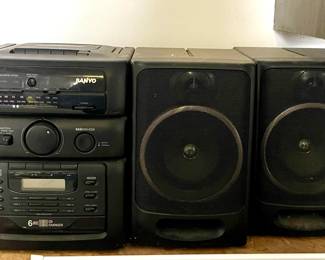 SANYO Radio/Disc CD Changer with Speakers