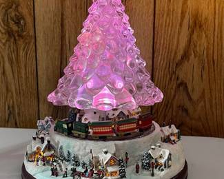 Thomas Kinkade - Reflections of Christmas (lights change and train moves)