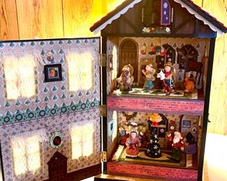 Christmas Doll House