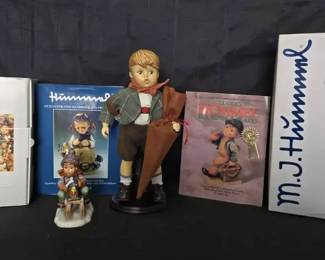 SH284Hummel LITTLE SCHOLAR 1067 and RIDE INTO CHRISTMAS  726 IN BOX