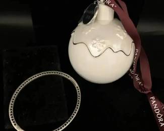 SH504VPandora, Radiant Heart Bracelet  Ornament