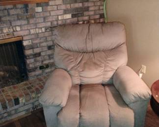 Oversized rocker)recliner