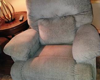 Oversized recliner)rocker