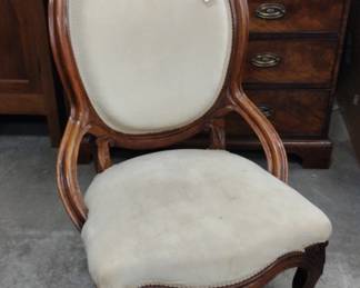 VICTORIAN PARLOR CHAIR 