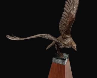 MIKE CAPSER “BRONZE” EAGLE SCULPTURE ON WOOD & MARBLE BASE
