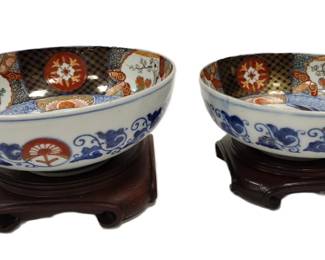 TWO JAPANESE IMARI ARITA BOWLS
