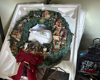 Thomas Kinkade Illuminated "Christmas Village" Wreath