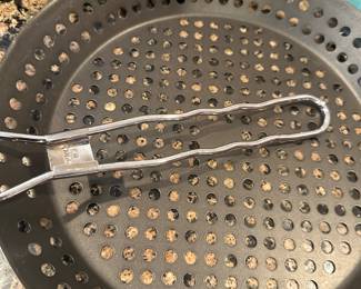 non-stick BBQ grill pan with a removable handle