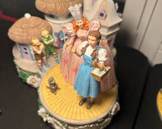 The Wizard of Oz yellow brick Road figurine