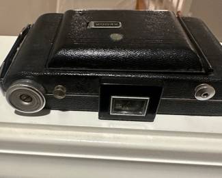 intage Kodak Vigilant Six-20 folding camera