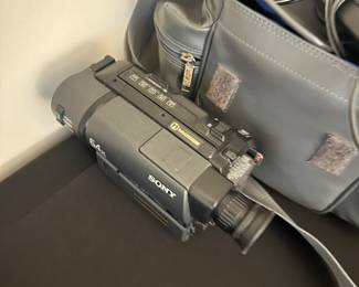 Sony Handycam Vision CCD-TRV15, (8mm analog camcorder)