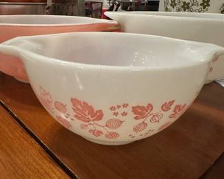 vintage Pyrex Pink Gooseberry Cinderella mixing bowl