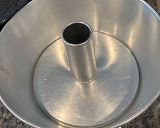 aluminum angel food cake pan with a removable bottom