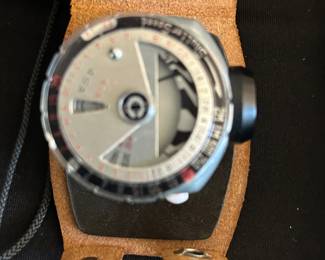 vintage Accura CDS shoe-mount light meter
