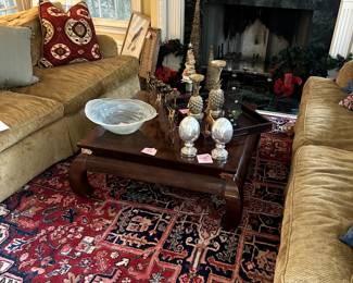 Wood coffee table, glass bown, decorative items