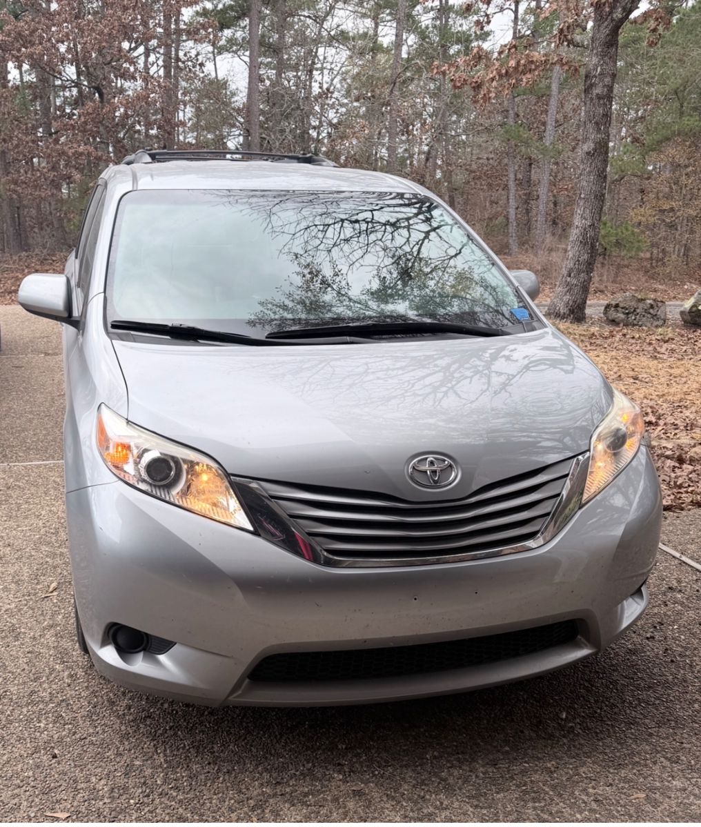 2017, Toyota, sienna with 93,000 miles