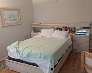 Broyhill Premier Post Modern Bed Set