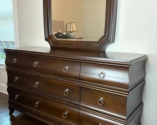 9 Drawer Bedroom Dresser With Mirror 