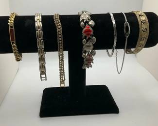Mixed Bracelet Lot Featuring GoldTone  SilverTone Chain Styles 