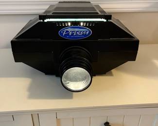H68 - $60. Prism by Artograph image projector (scale drawings up or down or project onto the wall for murals)