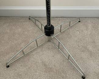 H8 - $80. Singer Adjustable 60" dress form. DF250/251 book included. 