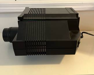 H68 - $60. Prism by Artograph image projector (scale drawings up or down or project onto the wall for murals)