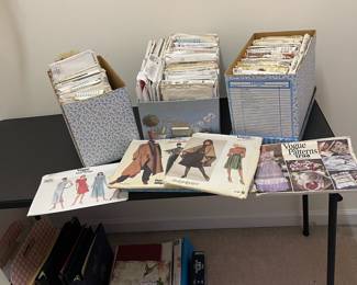 H49 - $50. Pattern LOT. Over 100 Vintage Patterns. Vogue, Simplicity, McCalls, New Look. Butterick. 