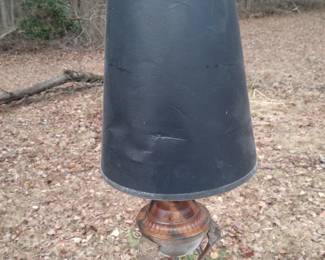 Bronze decorator lamp