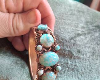 Lots of victorian vintage jewelry