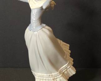 Lladro Spring Breeze Porcelain Figurine