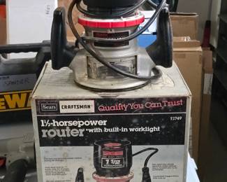 Sears Craftsman 1 1/2 Horsepower Router Model 91749 with Built in Worklight
