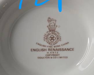Royal Doulton English Renaissance H. Piece Dinnerware Set 