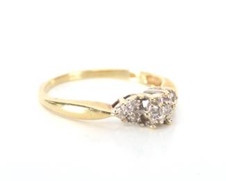 10K Gold Ring with Diamonds - Size 7 - 1.9g