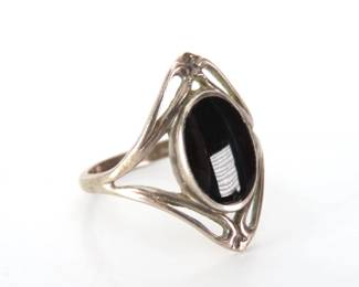 Sterling Silver & Onyx Ring - Size 9.5