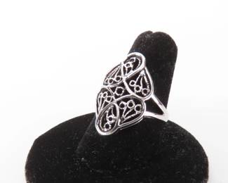 Sterling Silver Ring - Size 8 - 3.2g
