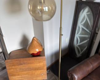 Various vintage decor items