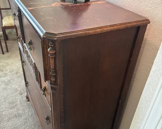 Berkey & Gay Style Dresser