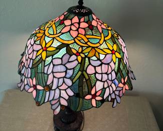 Tiffany style lamp with lighted base