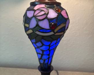 Tiffany style lamp with lighted base
