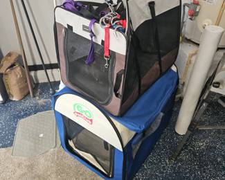 Portable dog crates