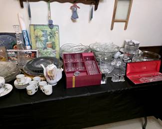 Crystal, Teapots, teacup and serving items