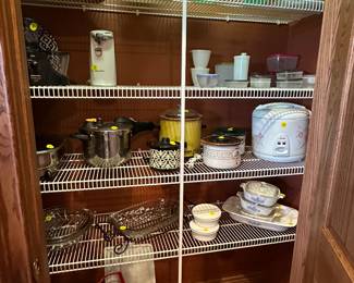 Kitchen electronics, Tupperware, storage containers