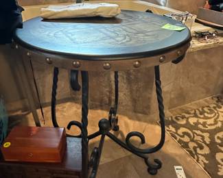 Round decorative side table