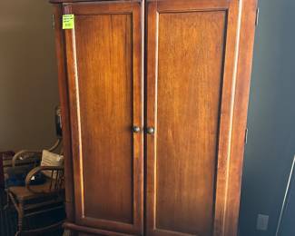 Entertainment cabinet