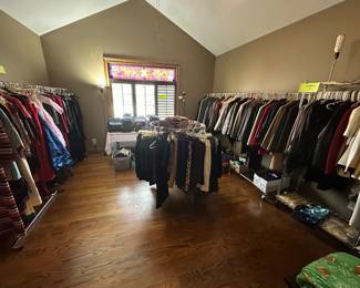 Women’s name brand small-medium clothing 