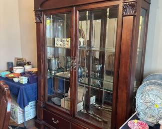 China cabinet
Silverplate items